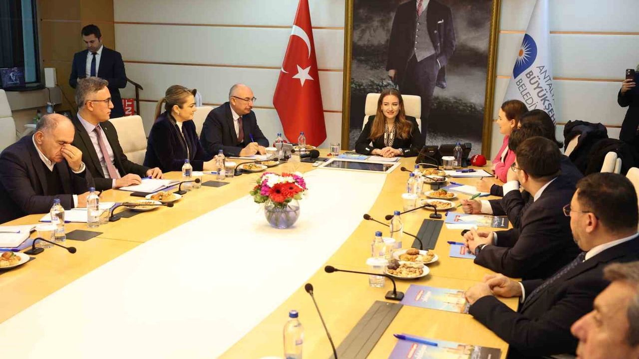 Antalya COP31'e Hazırlanıyor: Özdemir 'İklimin Başkenti Olacağız'