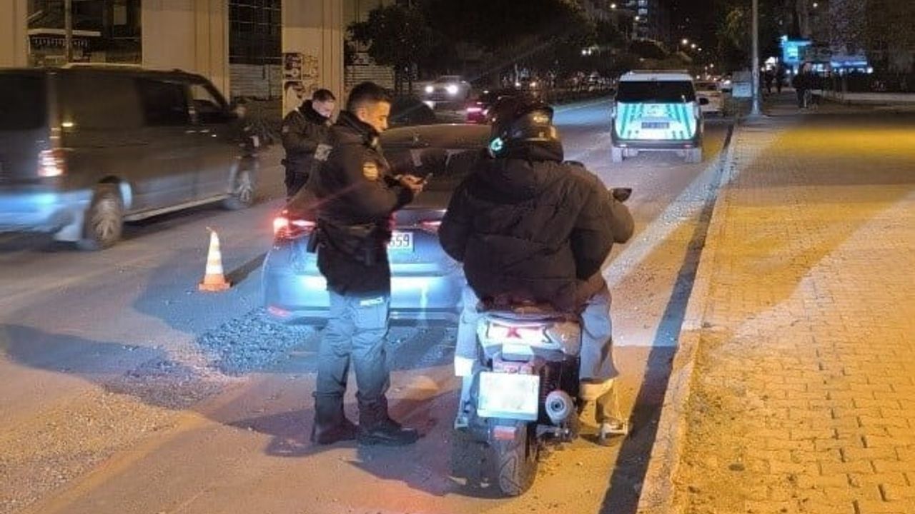 Antalya'da 2 haftada 502 kişi tutuklandı: 2 bin 991 yakalama, silah ve çalıntı araçlar ele geçirildi