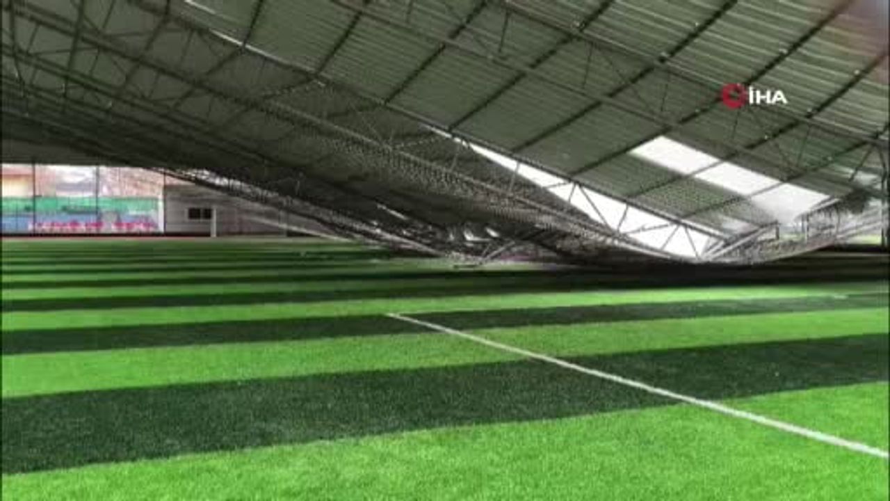 Antalya'da Fırtına Halısahanın Çatısını Çöktürdü — Hasar Görüntüleri