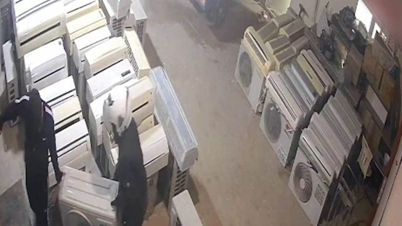 Antalya'da Klima Hırsızlığı Kameraya Yansıdı — 3 Kişi Tutuklandı