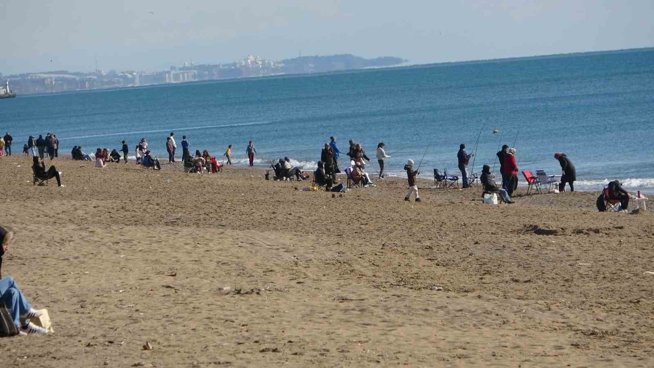 Antalya'da Ocak Güneşi: Manavgat Sorgun-Boğaz Sahiline Akın