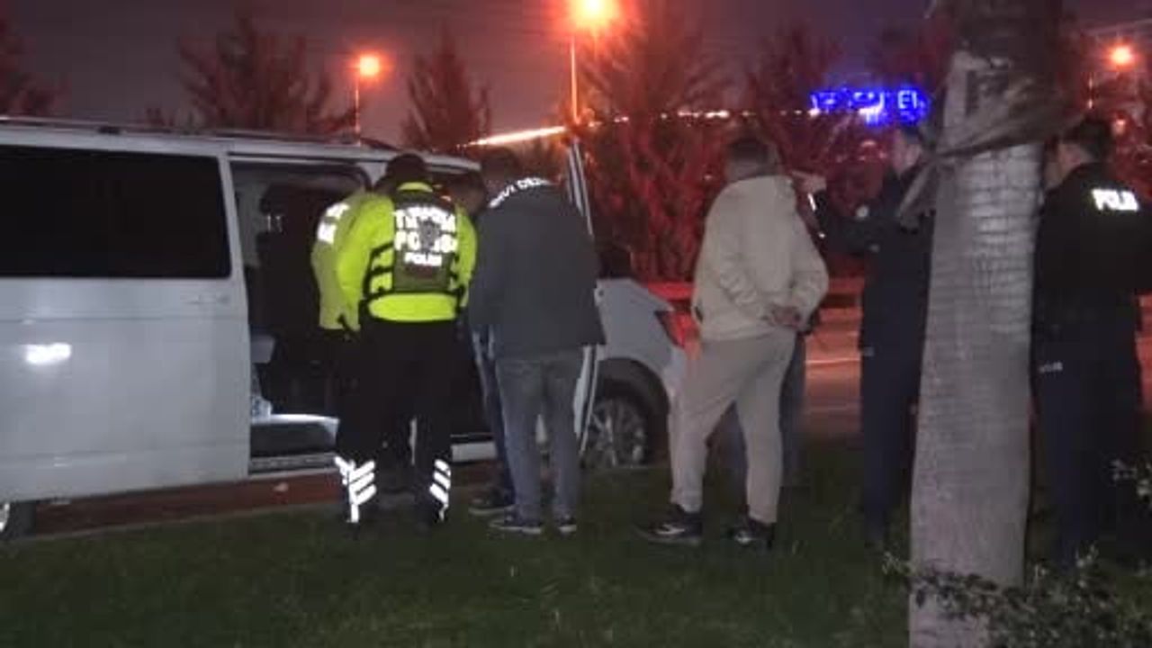 Antalya'da Park Halindeki Panelvanda 55 Yaşındaki Kişi Ölü Bulundu