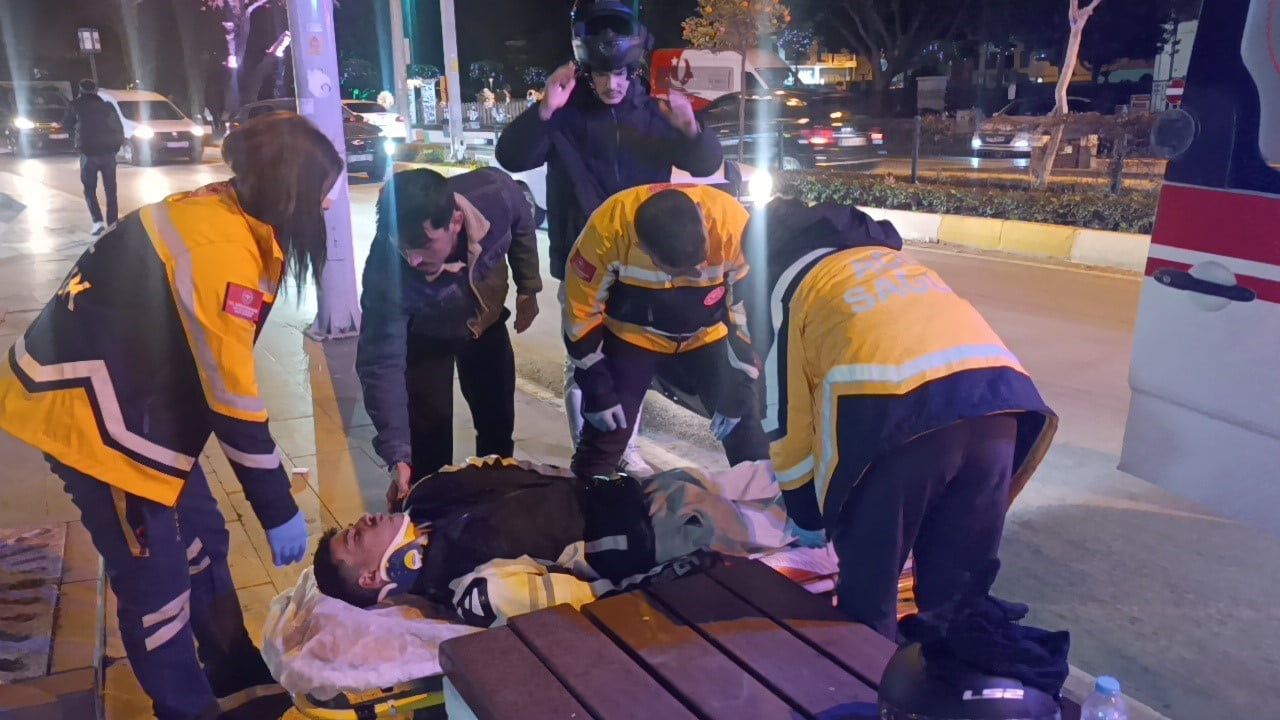 Antalya Manavgat'ta Motosiklet Devrildi: Sürücü Yaralandı