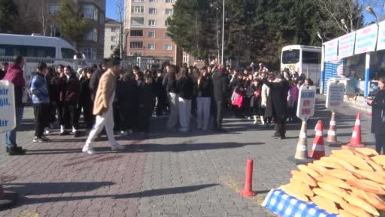 Ara Tatilde Öğrenciler Türkiye Deniz Canlıları Müzesi'ni Gezdi