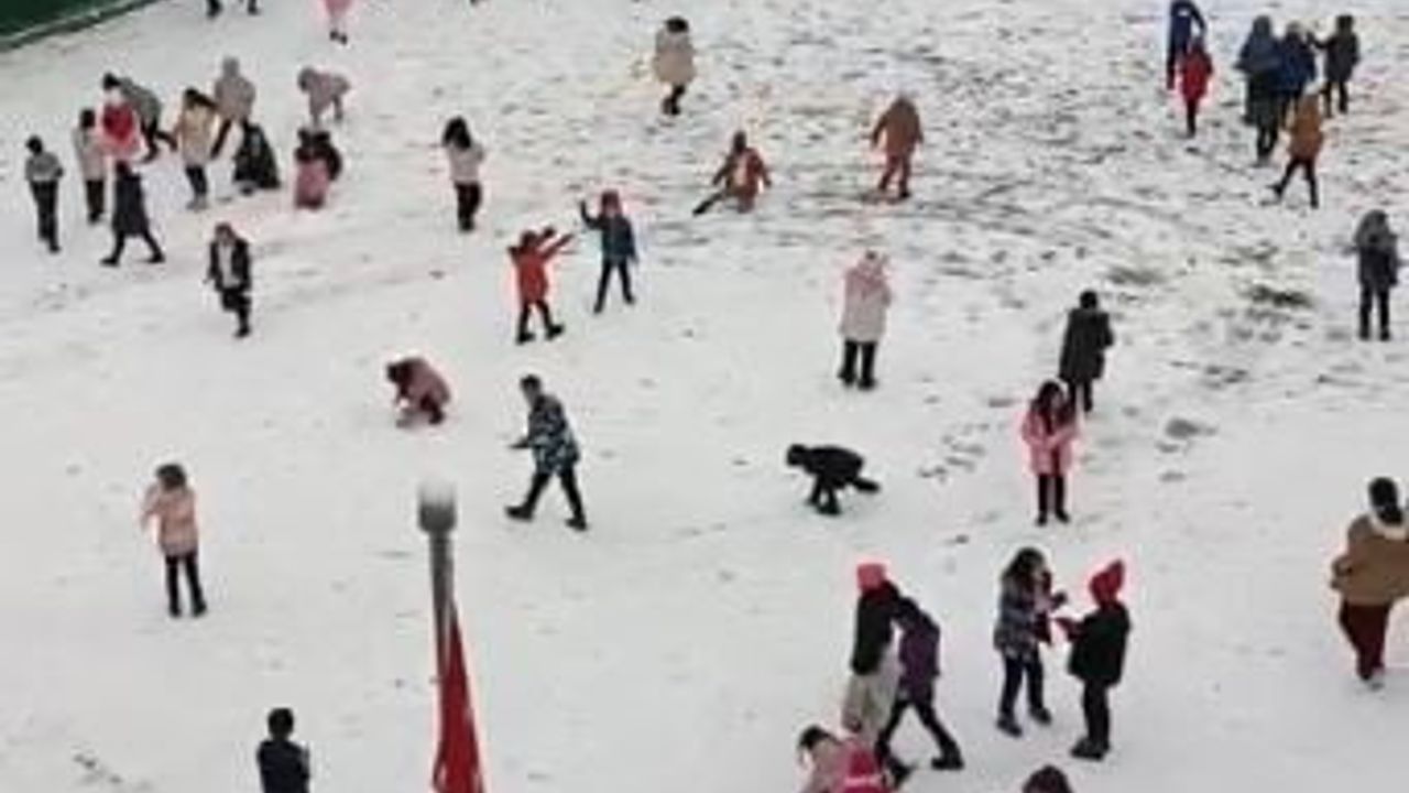 Ardahan'da Kar Taşımalı Eğitime Ara Verdi: 13 Ocak Kararı