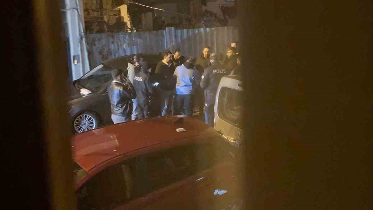 Arnavutköy’de Araçta Ölü Bulunan Kişinin Cinayeti: Kaçış Hazırlığındaki Arkadaşı Tutuklandı