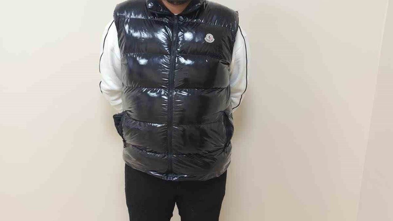 Arnavutköy'de GBT'de 'Aranıyor' Kaydıyla Yakalanan Şüpheli B.Ö. (23)