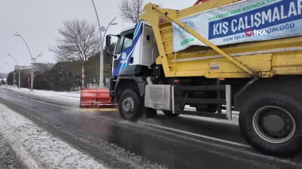Arnavutköy'de Karla Mücadele 7/24: 120 Araç, 700 Personel Sahada