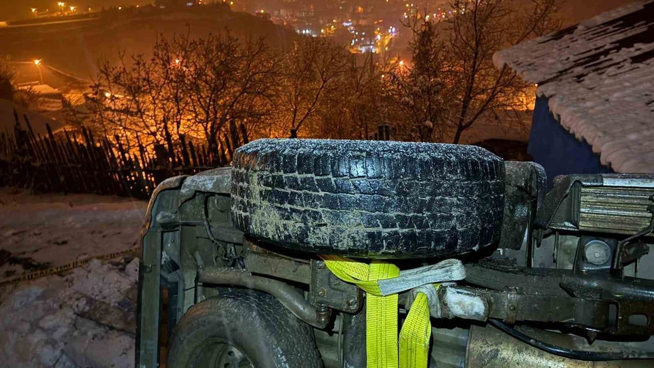 Artvin Ardanuç'ta Trafik Kazası: 1 Ölü, 1 Yaralı