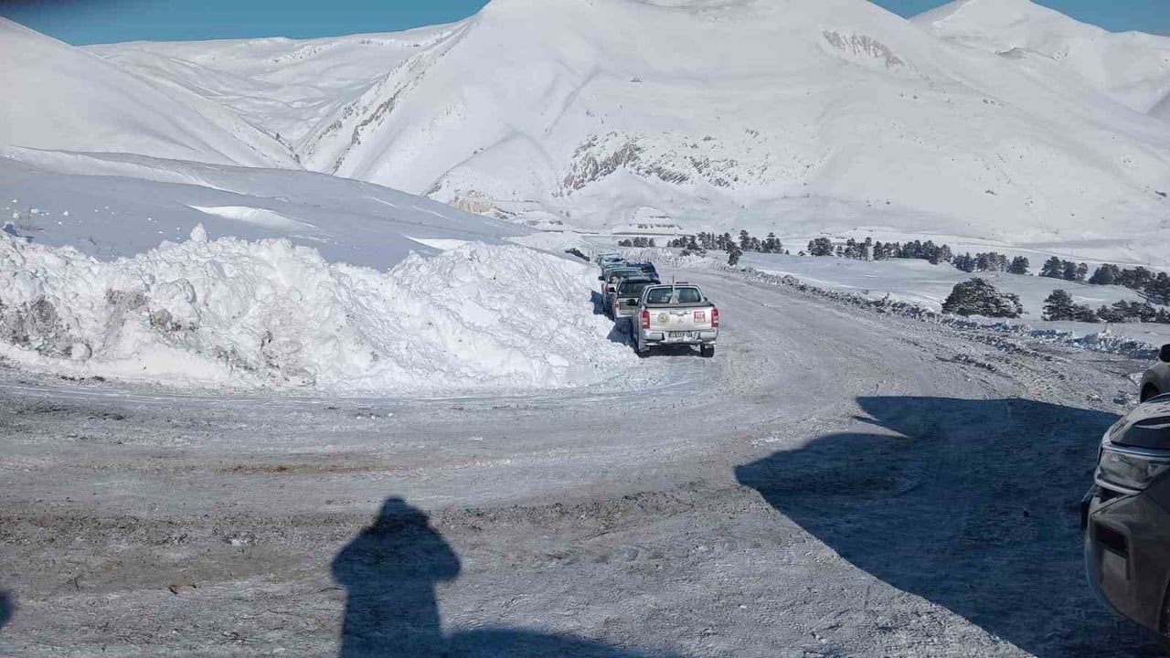 Artvin'de Çığ Faciası: Kayıp Çoban Bülent Gezer İçin Arama Çalışmaları 3. Günde Yeniden Başladı