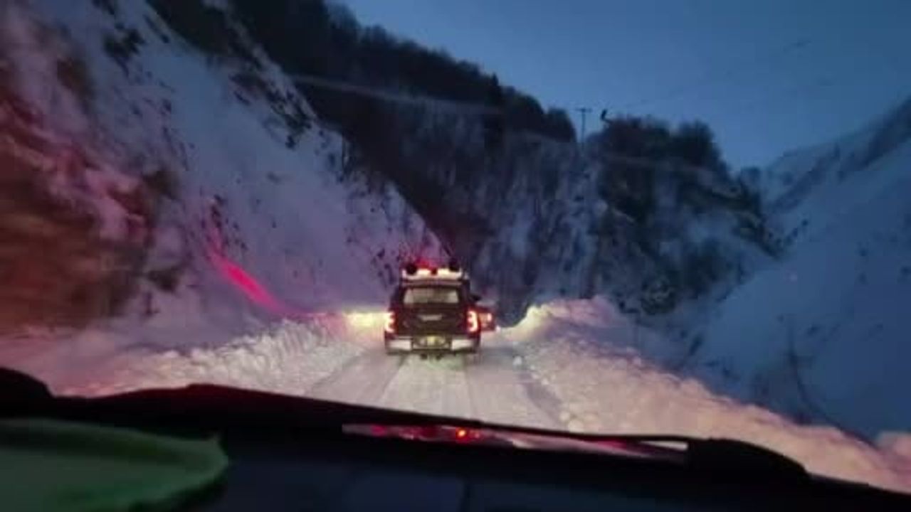 Artvin'de Çığta Arama Kurtarma Çalışmaları İkinci Günde Yeniden Başladı