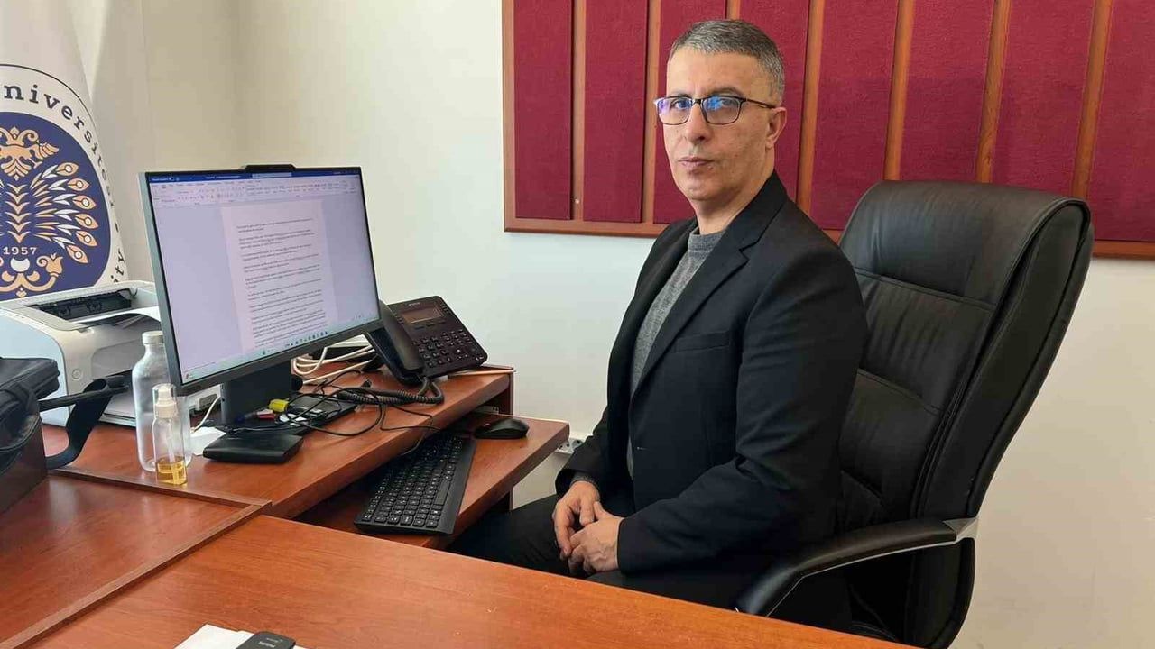 ASİMED Başkanı Savaş Eğilmez: "Bayrak Türkler için namustur"