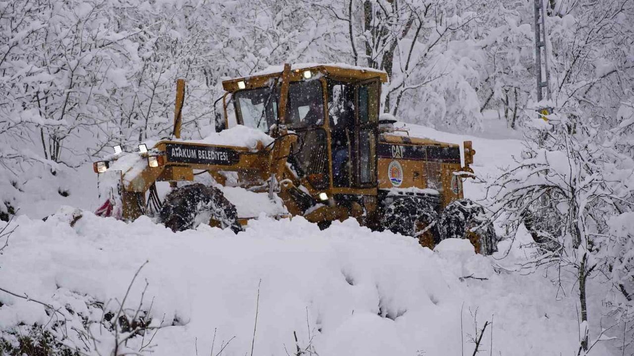 Atakum'da Karla Mücadele ve Mobil Aşevi ile Sıcak Çorba İkramı