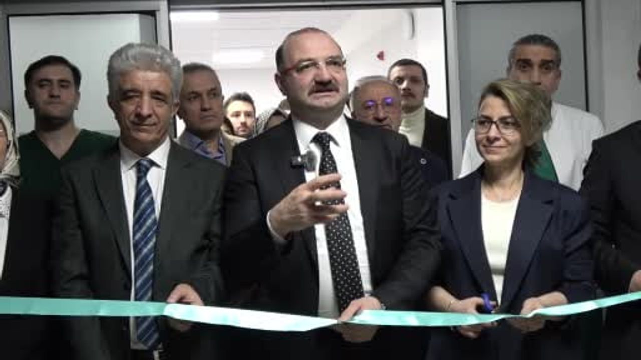 Atatürk Üniversitesi'ne Yeni Nesil Anjiyografi Cihazı Hizmete Girdi