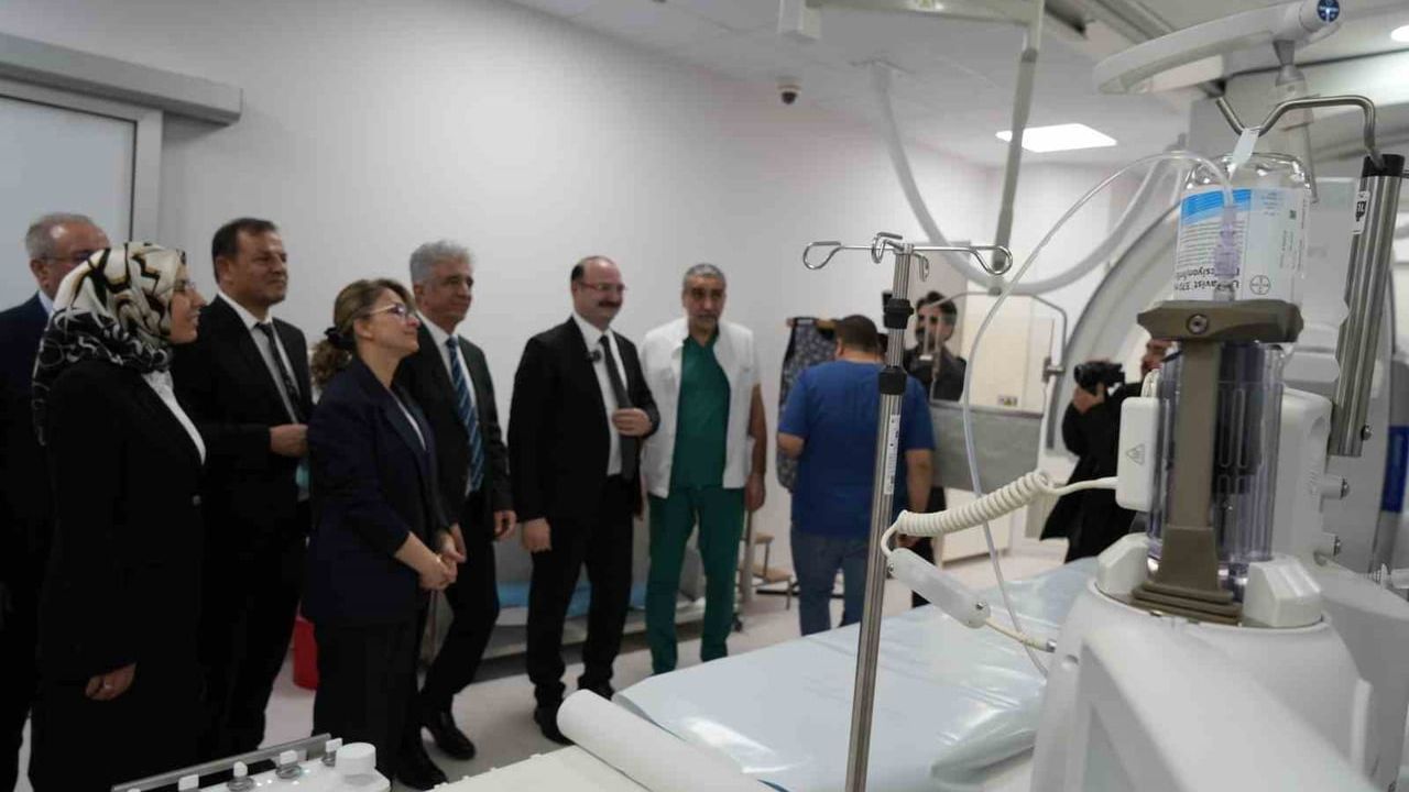 Atatürk Üniversitesi Nöroloji İnme Merkezi’ne Yeni Nesil Anjiyografi Cihazı