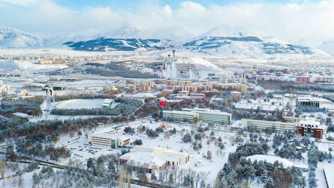 Atatürk Üniversitesi Teknik Bilimler MYO'nun 8 Programı MEDEK Akreditasyonu Aldı