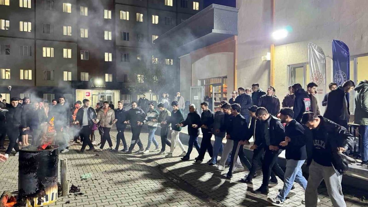 Aydın'da 'Biz Bize Moral Akşamları' Stresi Eğlenceye Dönüştürdü