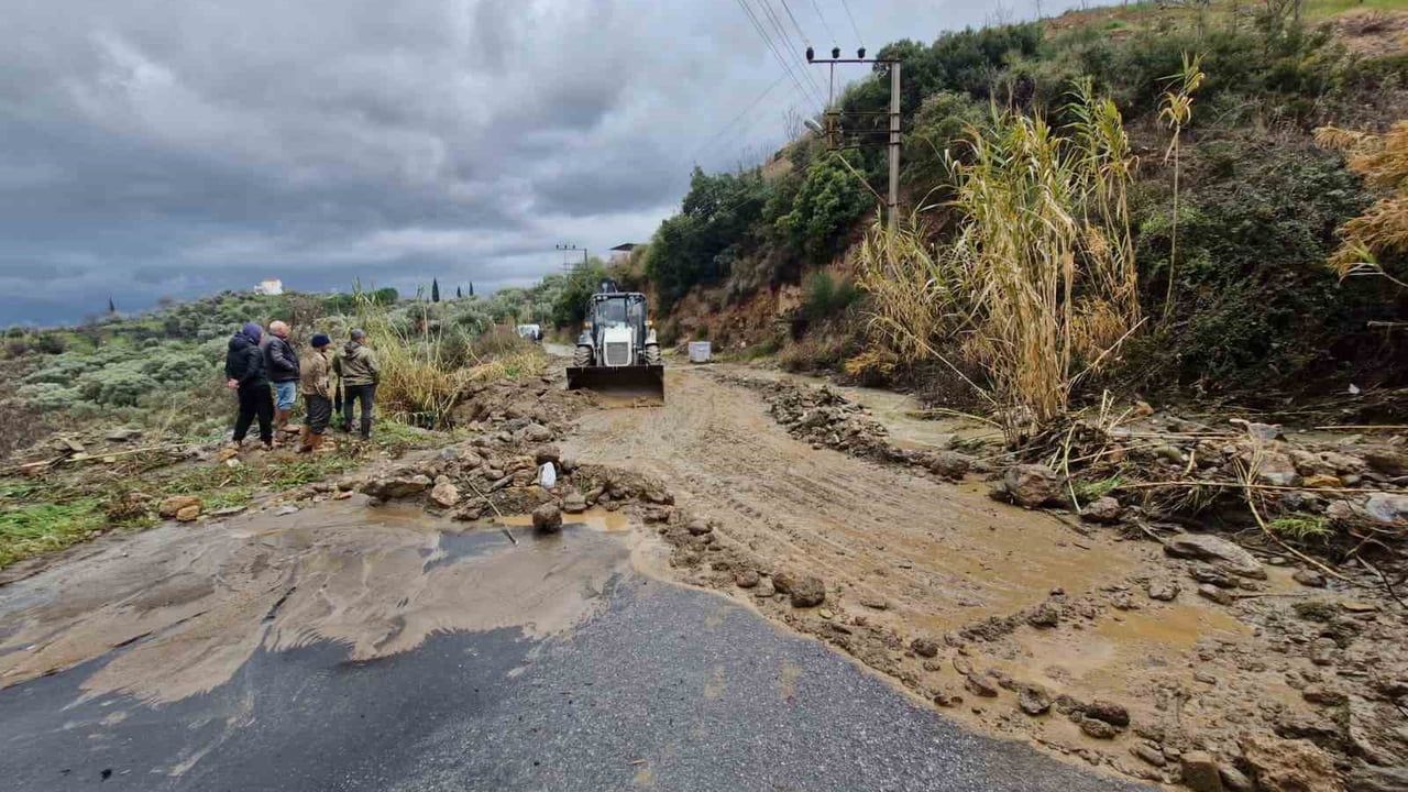 Aydın'da Kuvvetli Yağışta ASKİ ve Büyükşehir'den Anında Müdahale