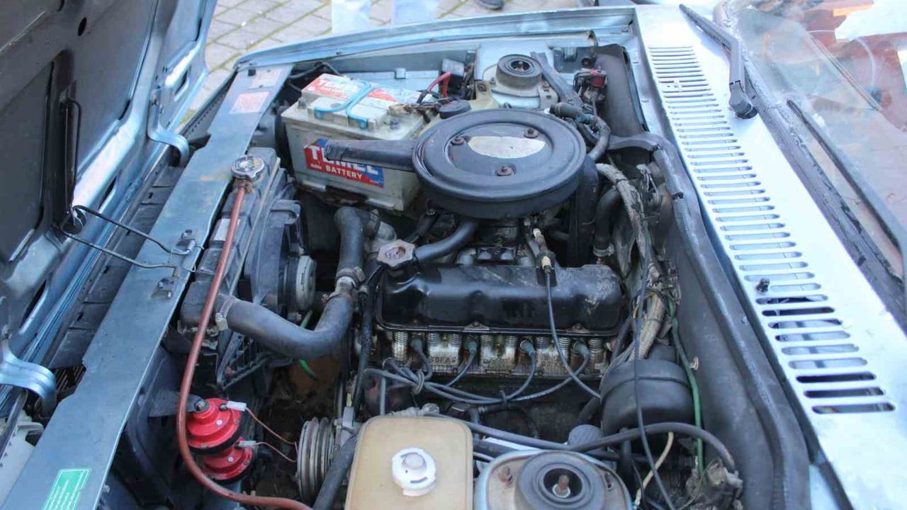 Aydın Efeler'de Hastane Otoparkında Araç Alevlendi — Sürücünün Hızlı Müdahalesi Aracı Kurtardı