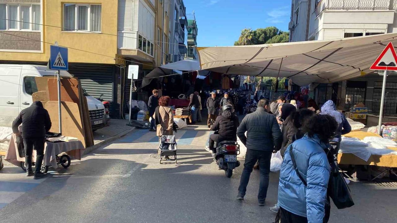 Aydın Efeler'de Salı Pazarı'nda Silahlı Kavga: 3 Yaralı