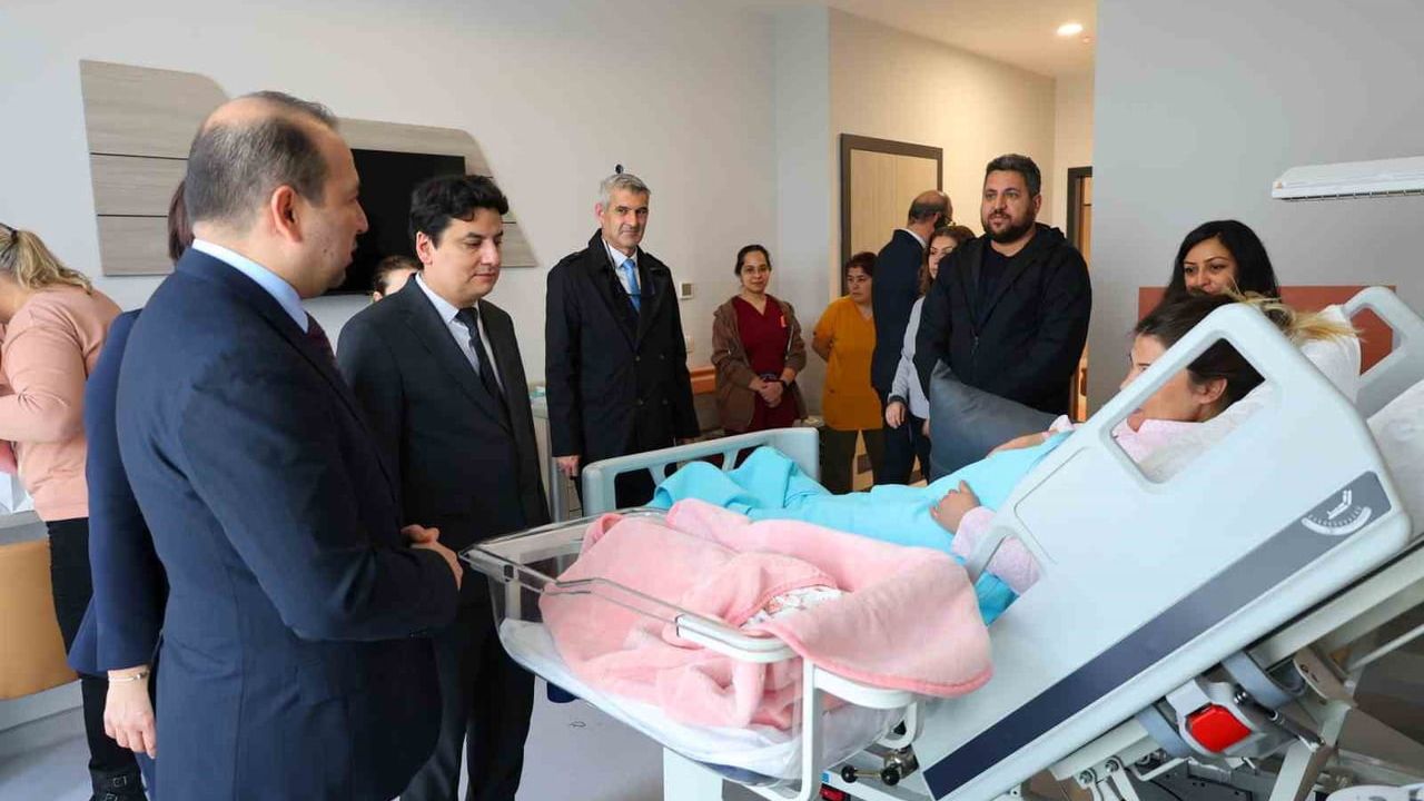 Aydın Şehir Hastanesi'nde İlk Bebek: Arya Sağlıklı Doğdu