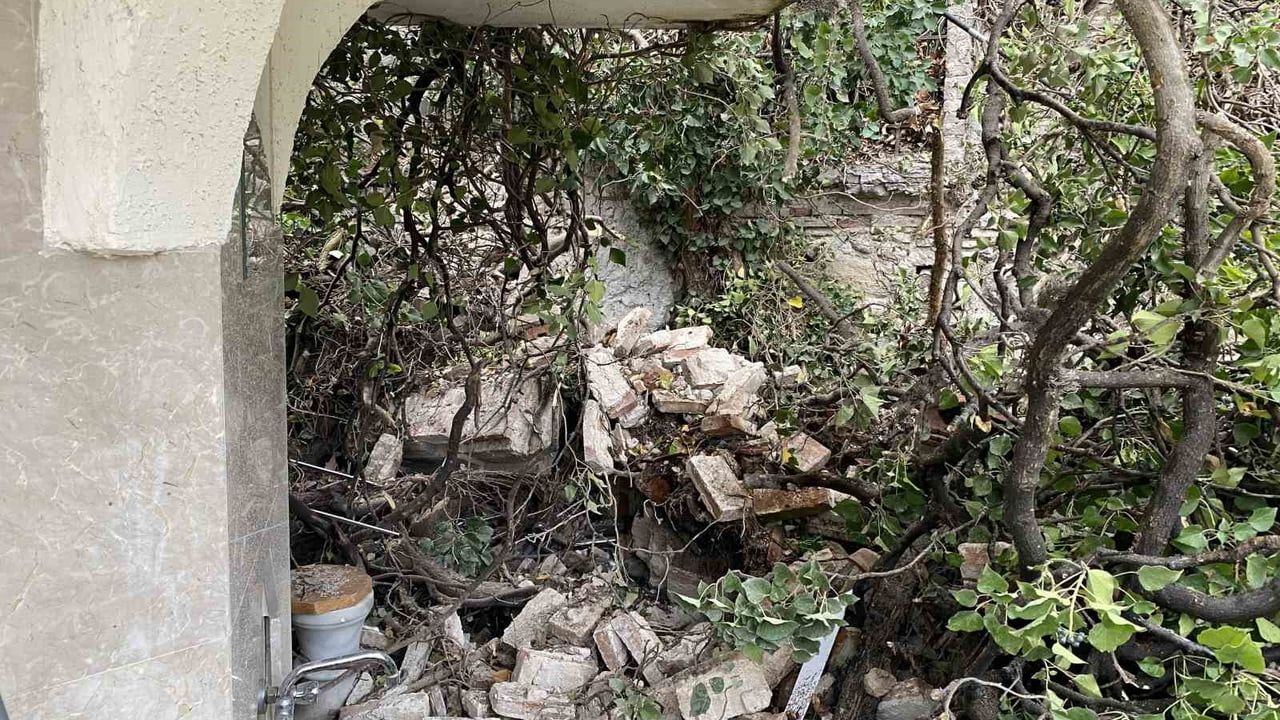 Aydınpınar Kilisesi Fırtınada Kısmen Çöktü — Mudanya'da Hasar