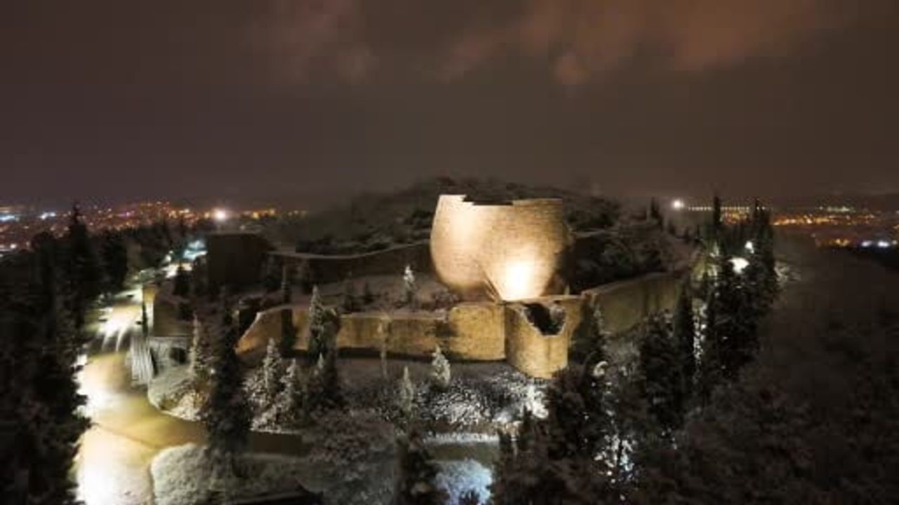 Aydos Kalesi Karla Beyazlandı — İstanbul'da Havadan Kartpostallık Görüntüler