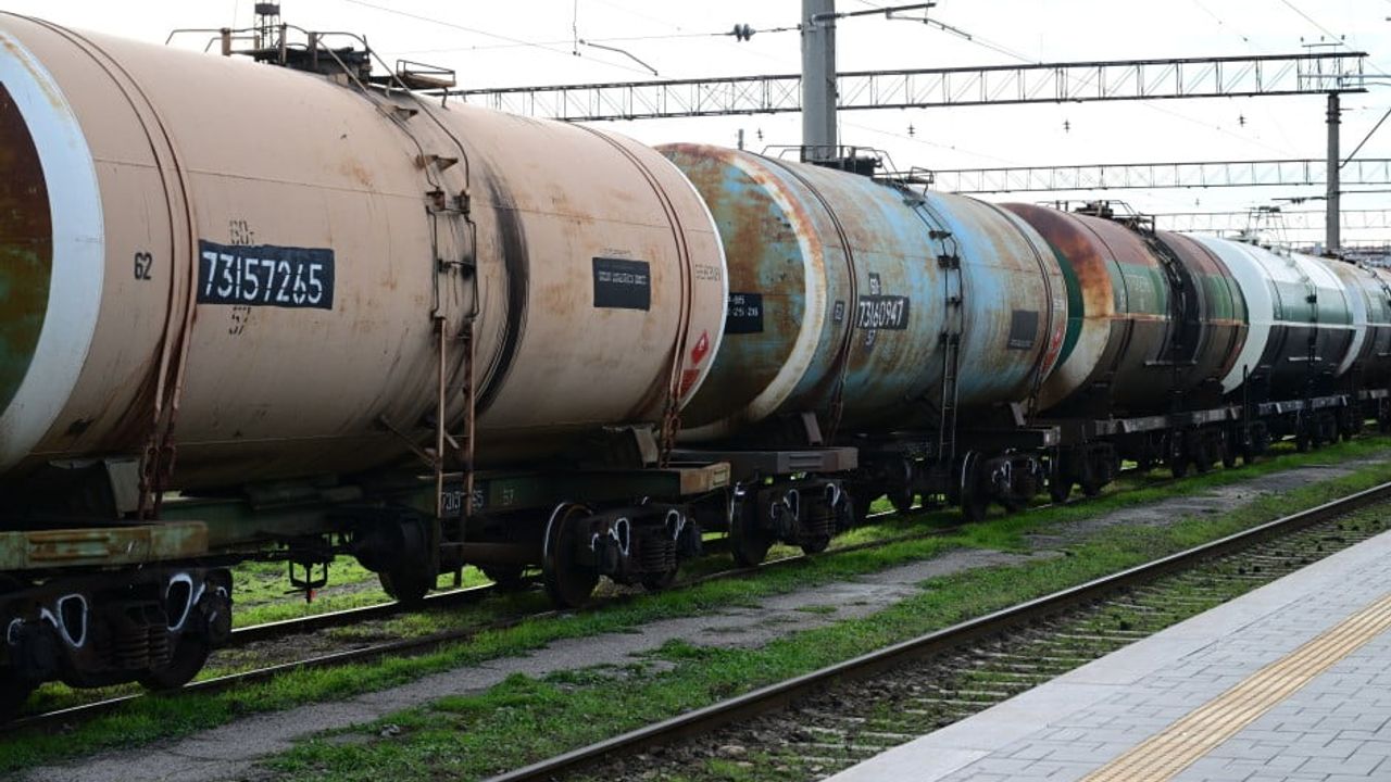 Azerbaycan'dan Ermenistan'a 979 Ton Aİ-92 Benzin Sevkiyatı