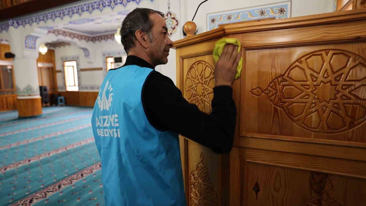 Aziziye'de Ramazan Hazırlıkları: 73 Mahallede 100'den Fazla Cami Temizlenecek