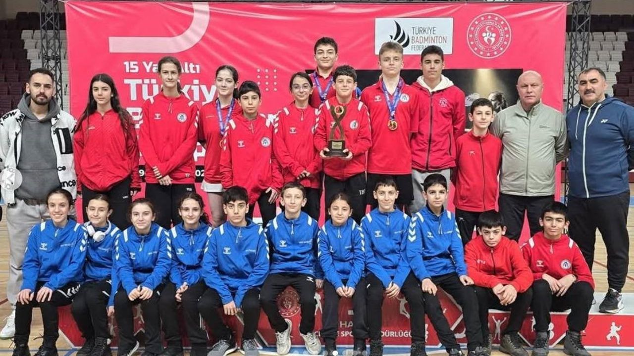 Badminton'da Erzincan Rüzgârı: 3 Şampiyonluk, 1 İkincilik