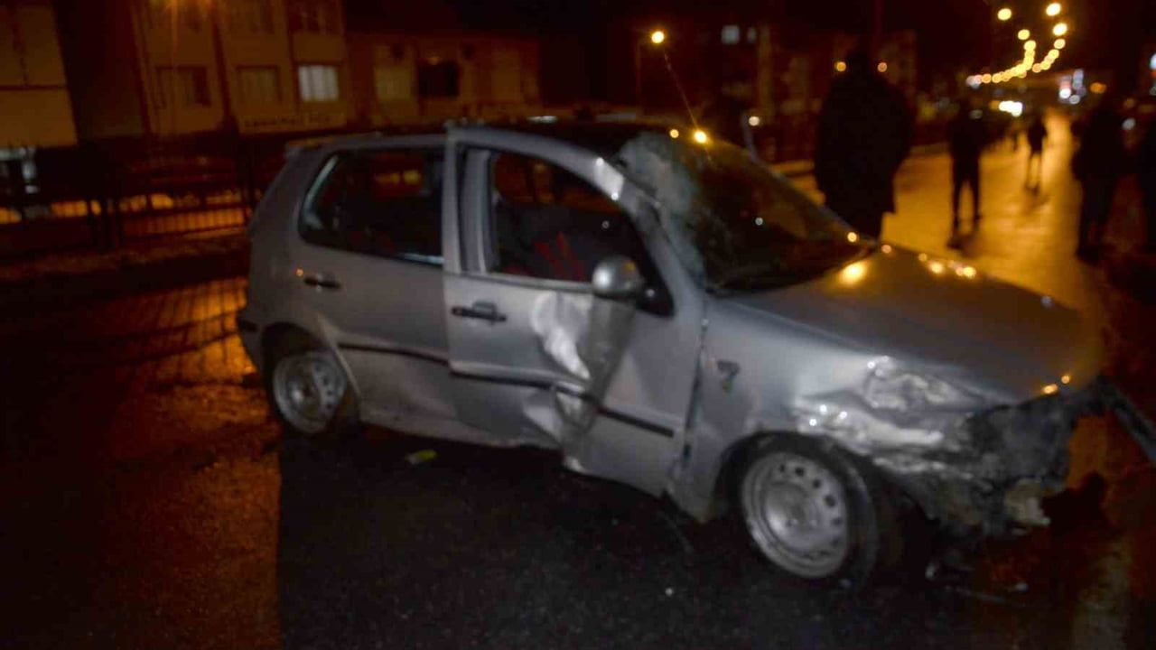 Bafra'da buzlanma zincirleme kaza: 3 yaralı