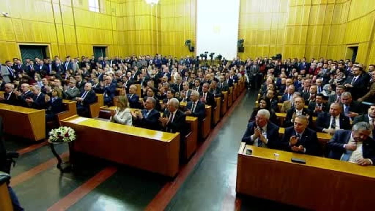 Bahçeli'den Sert Çıkış: "Mazlum Abdi Siyonizm’in Kuklası, YPG Sivilleri Kalkan Yaptı"