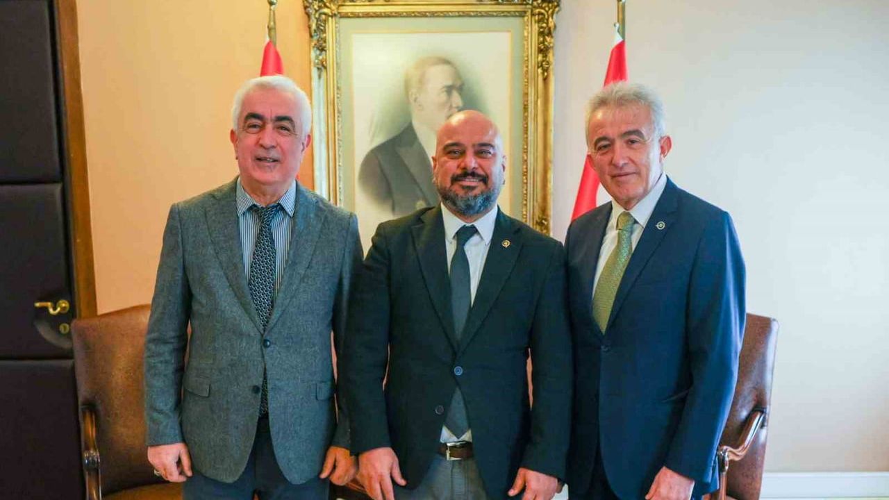 Bahçeli TFMD Heyetinin Fotoğrafını Çekti: Basın Fotoğrafçılığı TBMM'ye Taşınacak