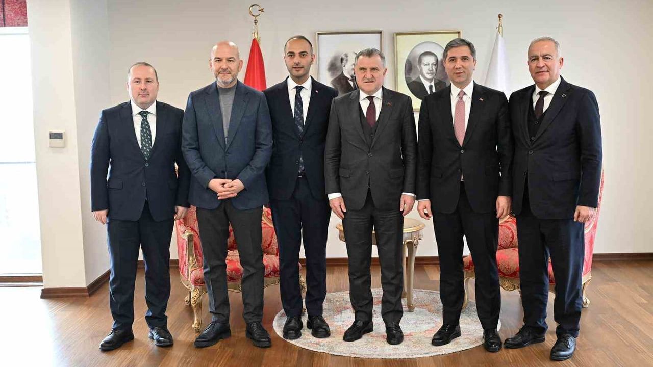 Bakan Bak Gaziosmanpaşa’da Küçükköy Stadı ve Spor Vadisi İnceledi