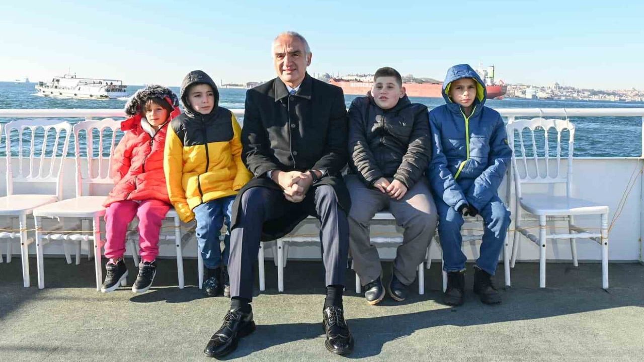 Bakan Ersoy Kızılelma'nın Kardan Kız Kulesi Kahramanlarını İstanbul'da Ağırladı