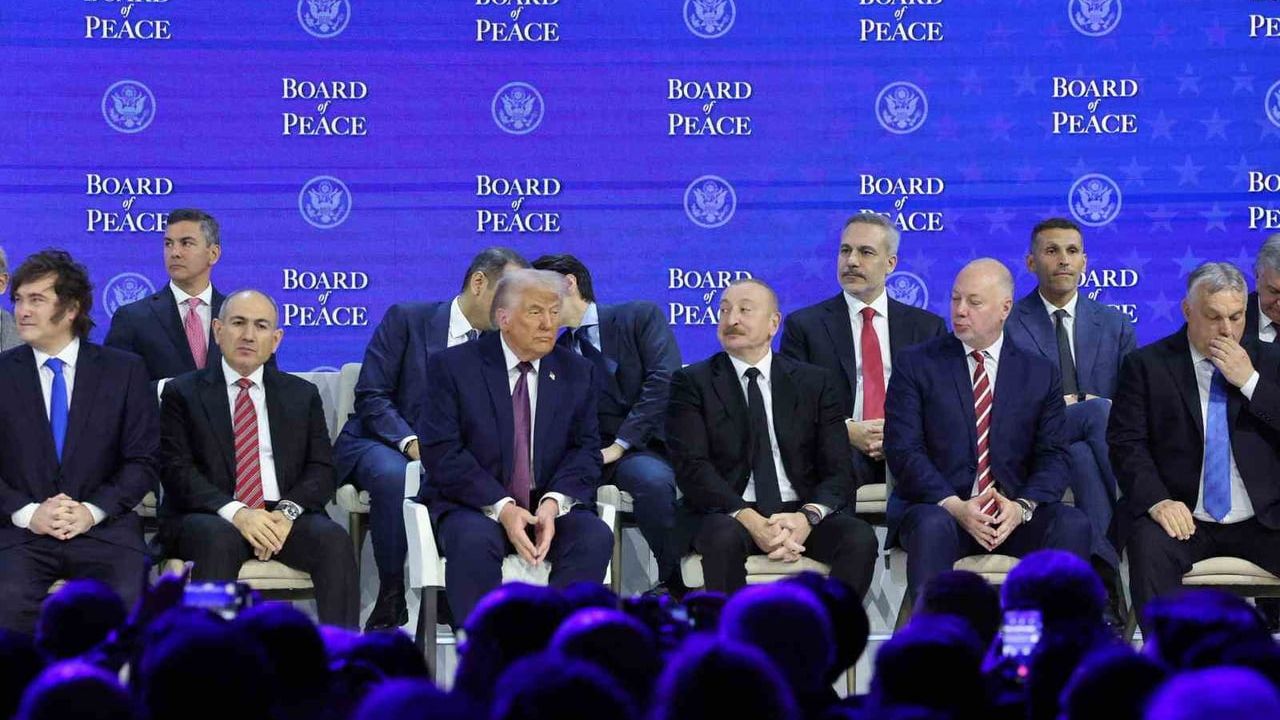 Bakan Fidan Davos'ta Trump Liderliğindeki Barış Kurulu Sözleşmesini İmzaladı