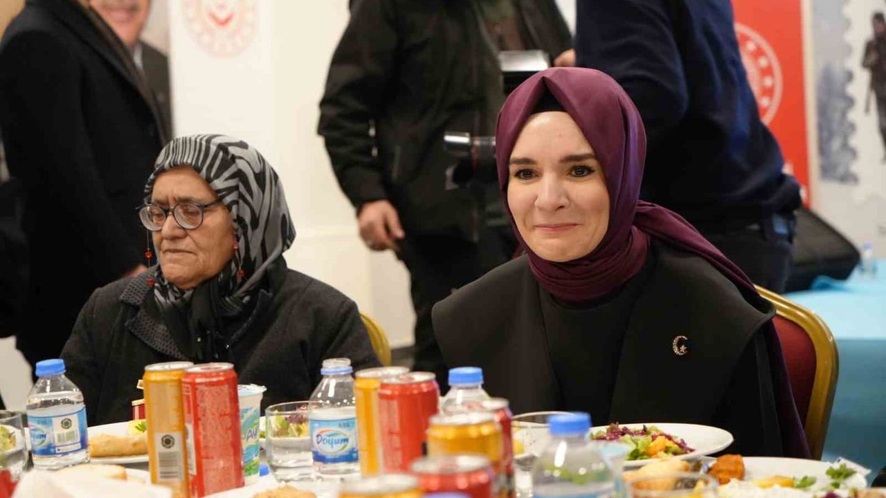 Bakan Göktaş Kars'ta Şehit Yakınlarıyla Gönül Sofrasında Buluştu