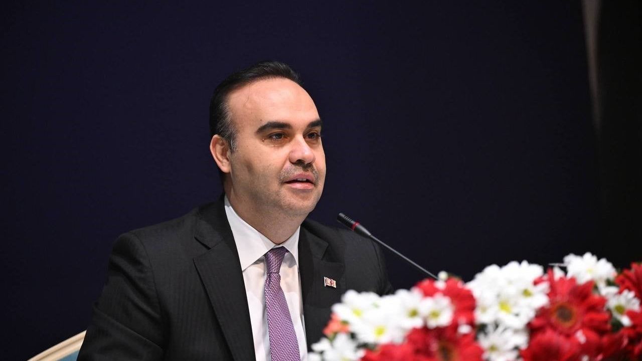 Bakan Kacır: Ceyhan Endüstri Bölgesi Entegre Kimya Sanayii Yatırımlarının Adresi Olacak