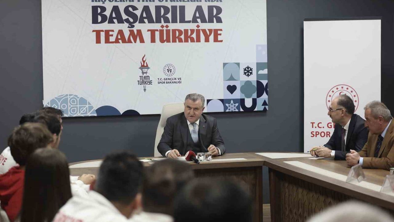Bakan Osman Aşkın Bak, 2026 Kış Olimpiyatları'na Katılacak 8 Milli Sporcuyu Kabul Etti