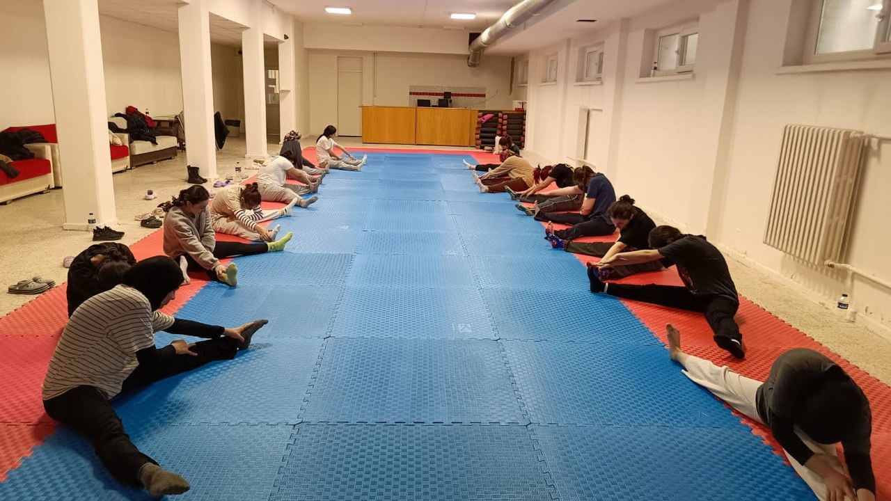 Bala Hatun Yurdu'nda Taekwondo Eğitimi Devam Ediyor