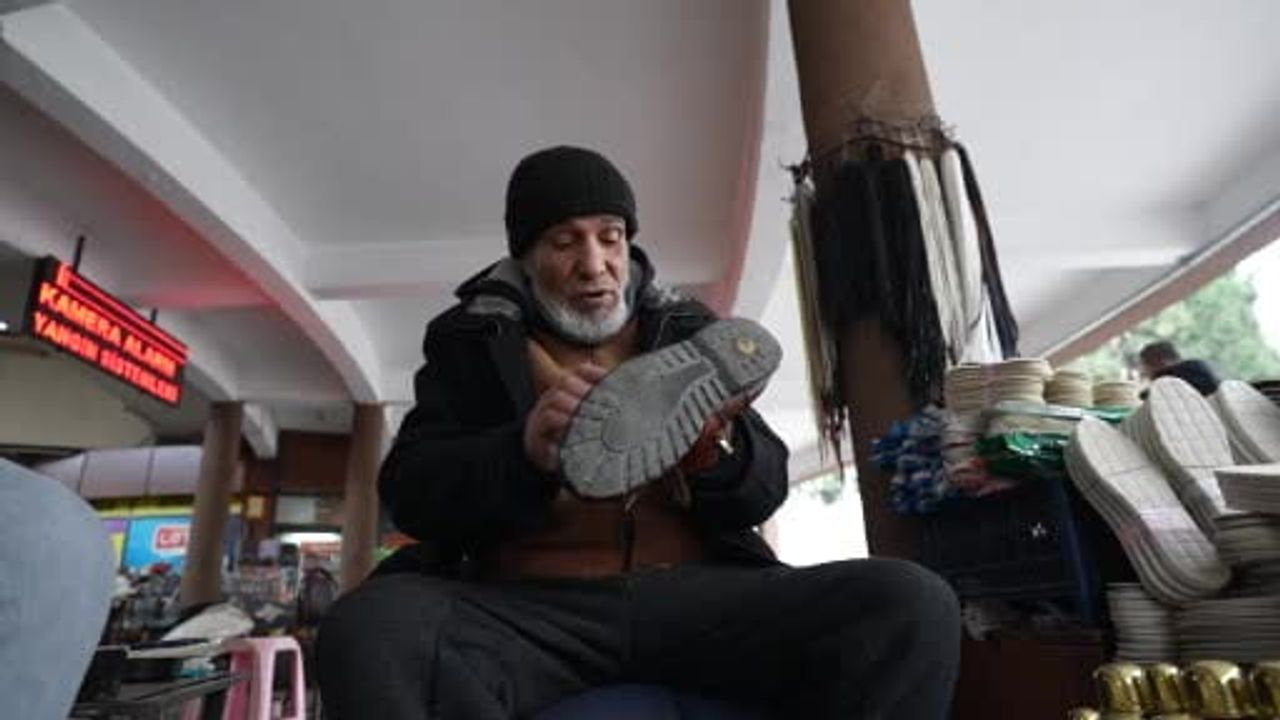 Balıkesir'de Başkan Akın'dan Ayakkabı Boyacısına Hızlı Destek