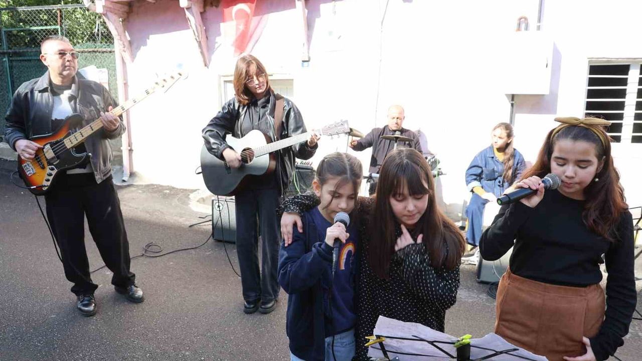 Barış Manço Kozan'da 'Gülpembe' ile anıldı