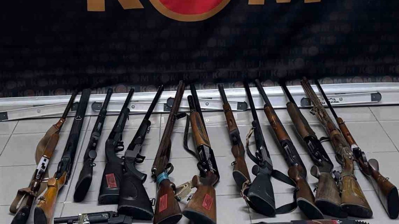 Bartın’da Cephane Gibi İş Yerine Baskın: 30 Silah Ele Geçirildi