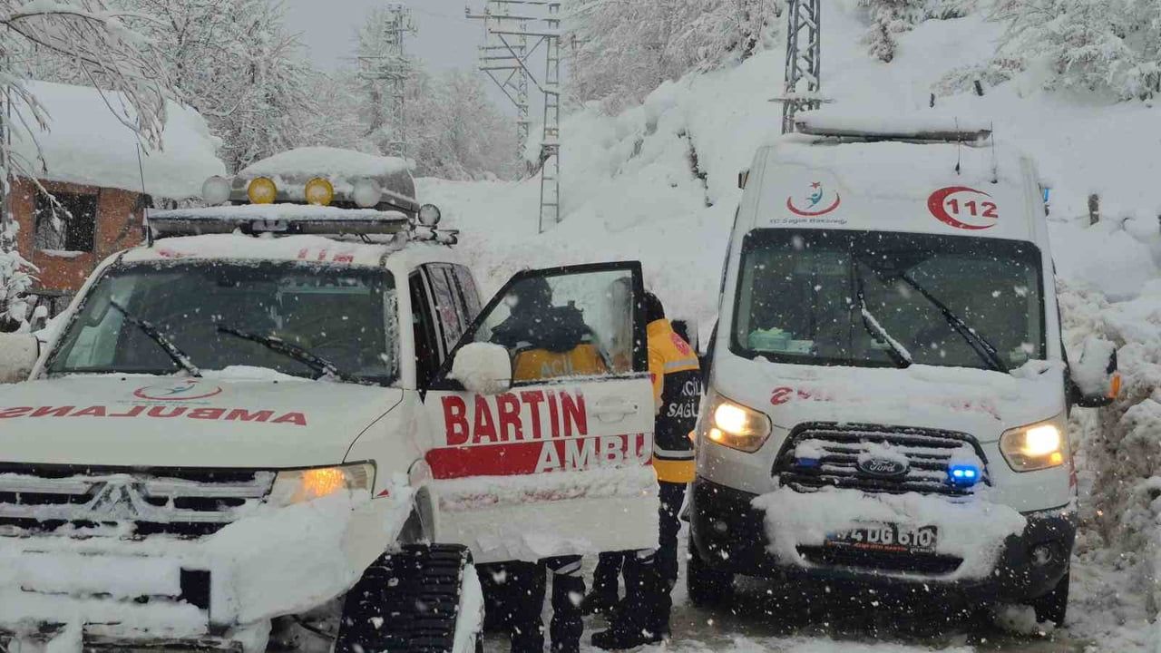 Bartın'da 'Hızır' Ambulanslar: Arazili ve Paletli Ekipler Zorlu Kışta 331 ve 108 Hastayı Kurtardı
