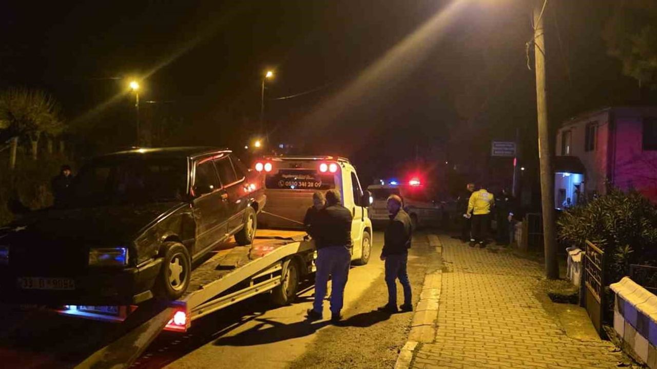 Bartın'da İki Otomobil Çarpıştı: 4 Kişi Yaralandı