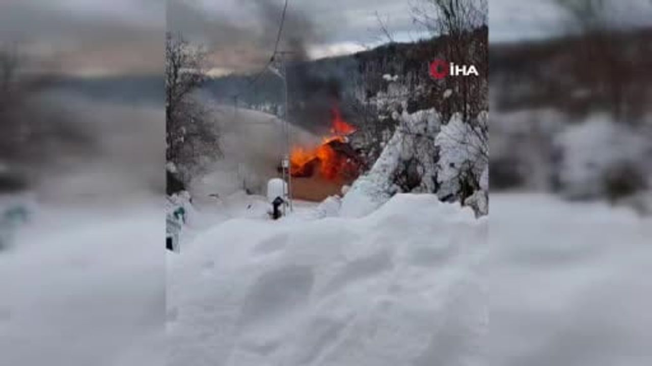 Bartın Isırganlı Köyü'nde 1125 Metrede Ev Yangını
