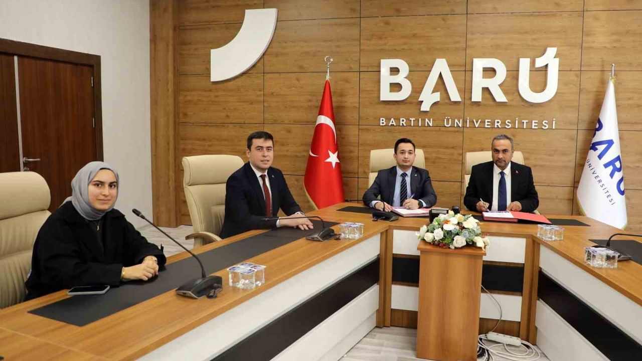BARÜ ile TÜGVA, İhtisas Akademi Projesi için iş birliği protokolü imzaladı