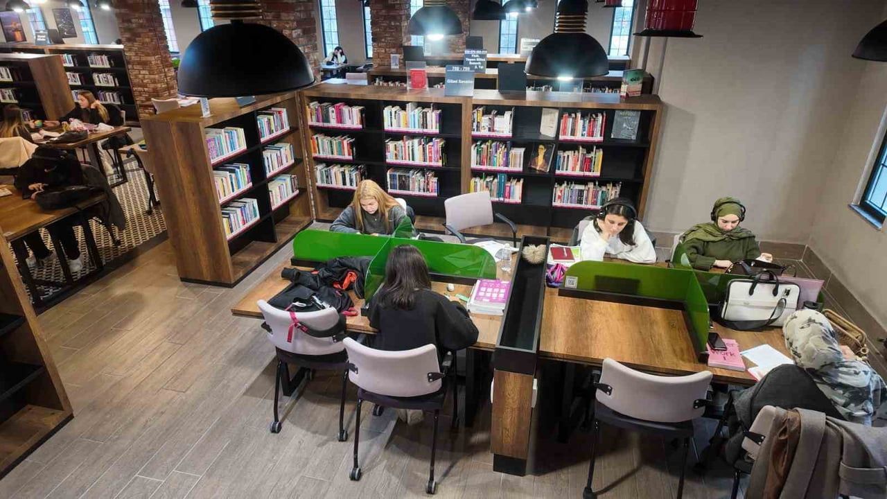 Başiskele'de Yarıyıl Tatili: Kitaphane'nin Kapasitesi 102 Kişi Arttı