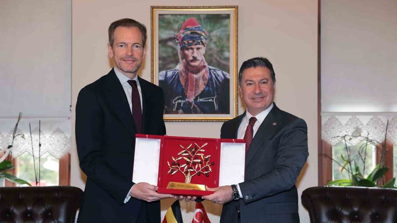 Başkan Aras, Belçika Büyükelçisi Hendrik Van de Velde'yi Ağırladı