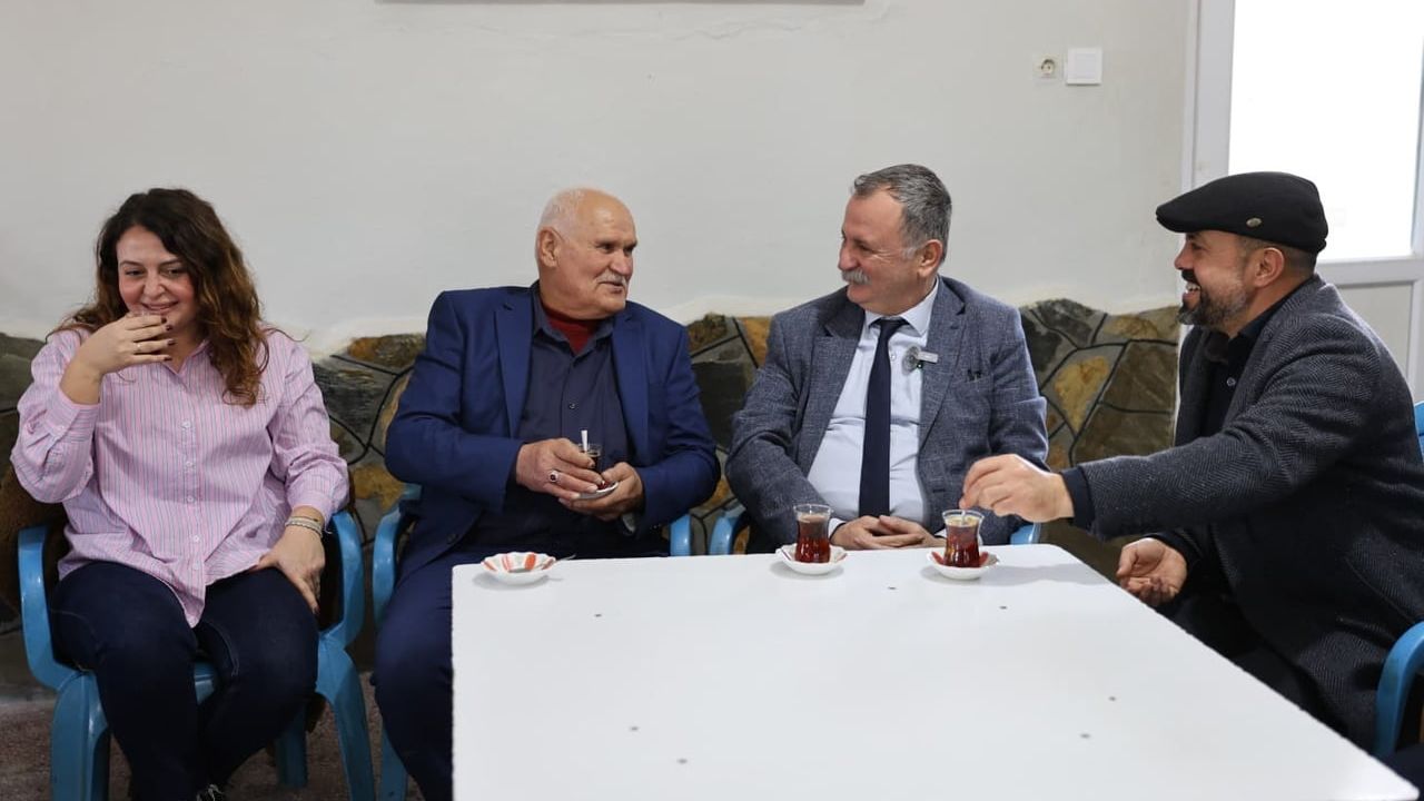 Başkan Balaban Seyitli’de Halı Sahada Çocuklarla Buluştu